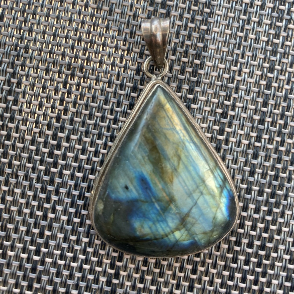 Labradorite pendant